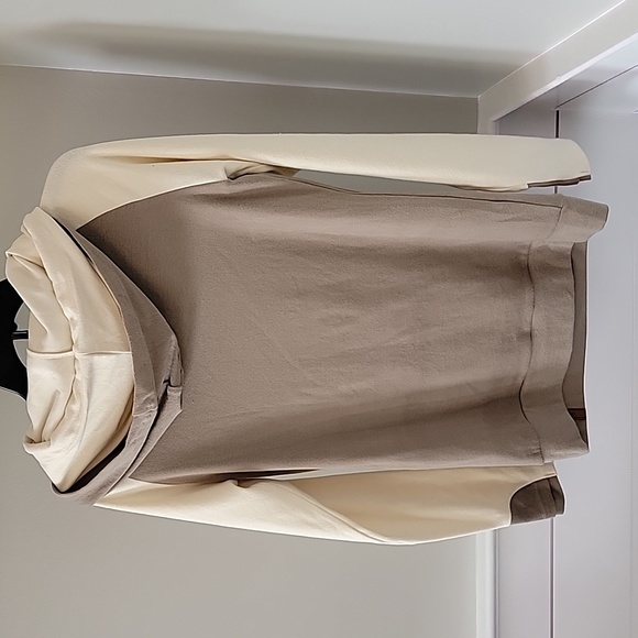 Ampersand Ave hoodie - Picture 4 of 6